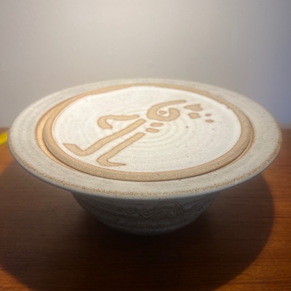 Handcrafted art pottery bowl with lid white glaze marked - Picture 10 of 12